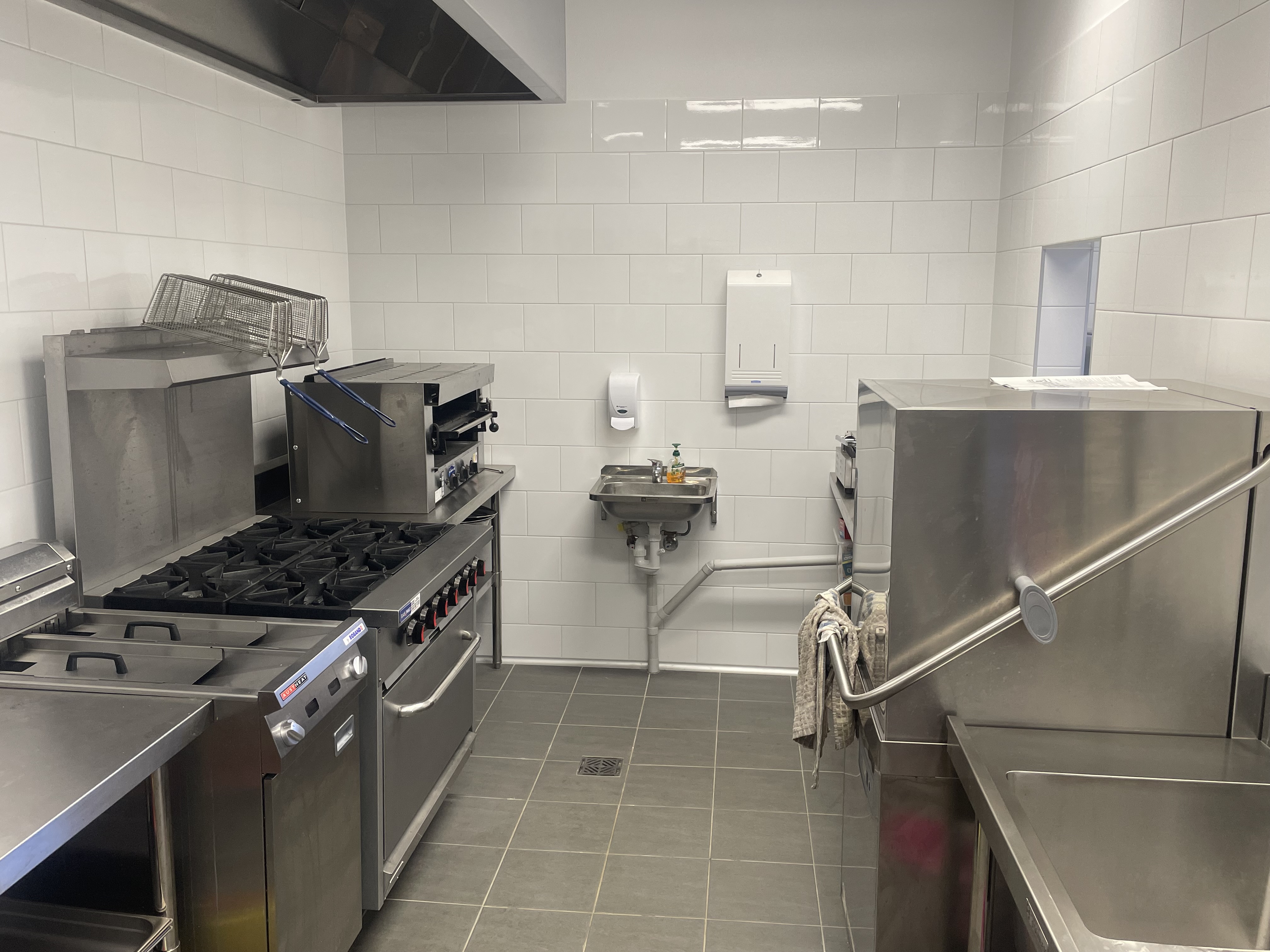 Kitchen 1.JPG